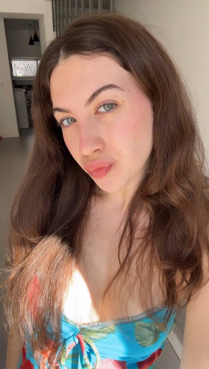 Nude girl Amber in Santiago