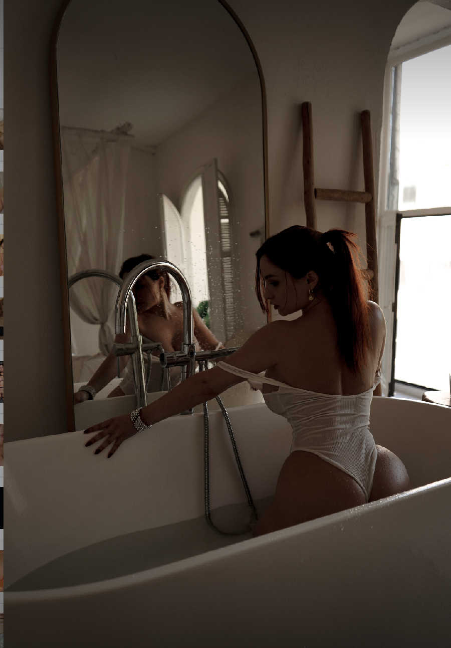 A playful frame from Miranda Faith nude — online in Santiago