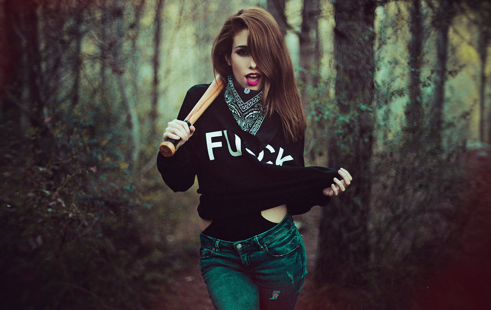 Take a pause and enjoy Sassy girls — streaming from Santiago